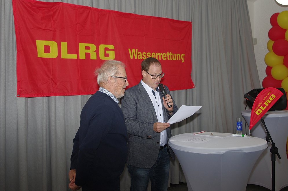 Ehrung von Rainer Ahrends